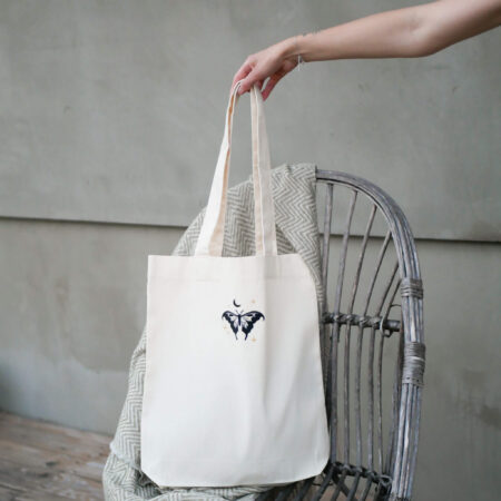 Haftowana torba & nocny motyl