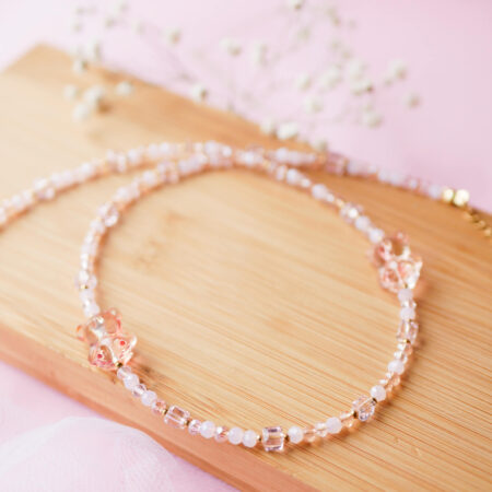 Różowy naszyjnik z misiami