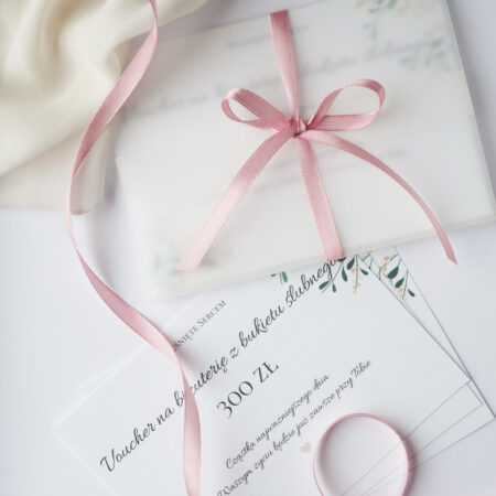 voucher na biżuterię z bukietu ślubnego